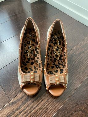 Peep Toe Wedge Heels Tan Cream Size 5